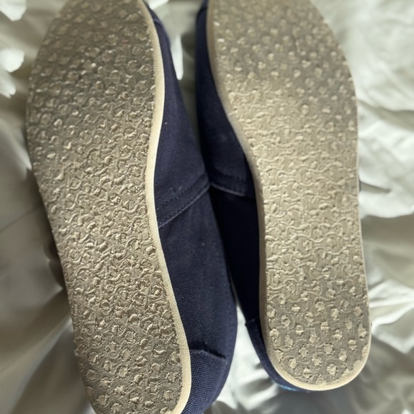 TOMS Classic Navy Canvas Loafers Size 8.5 - Picture 8 of 10